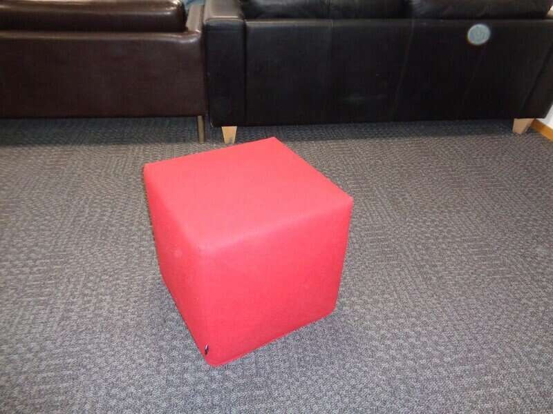 Buzzispace Buzzicube Flat Solo Acoustic Pouf - Red