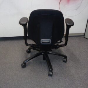 RH Mereo 200 Medium Back Operator Chair - Black