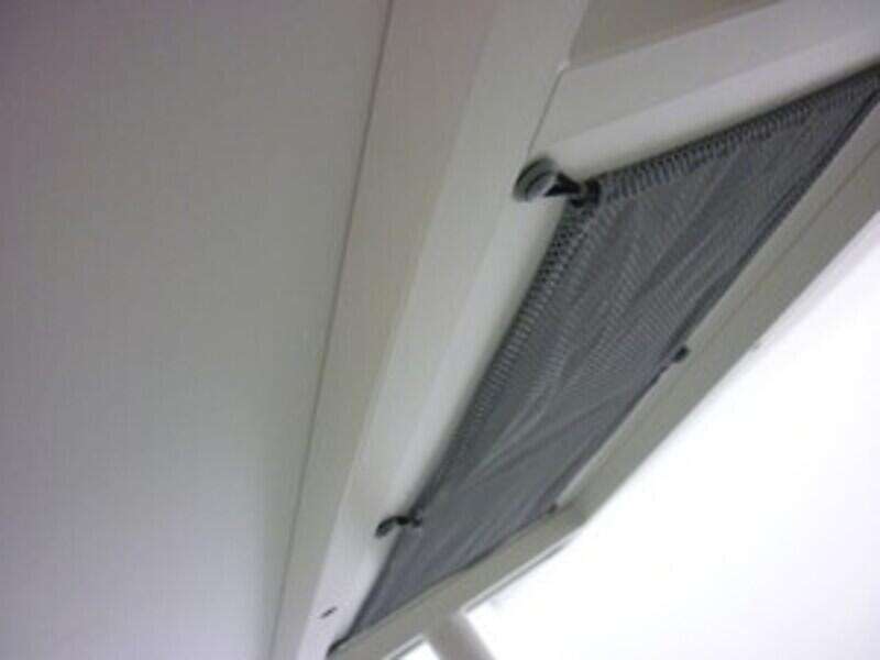 Height Adjustable Desk - White