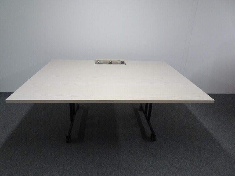 Brunner Flip Top Table - Image 3