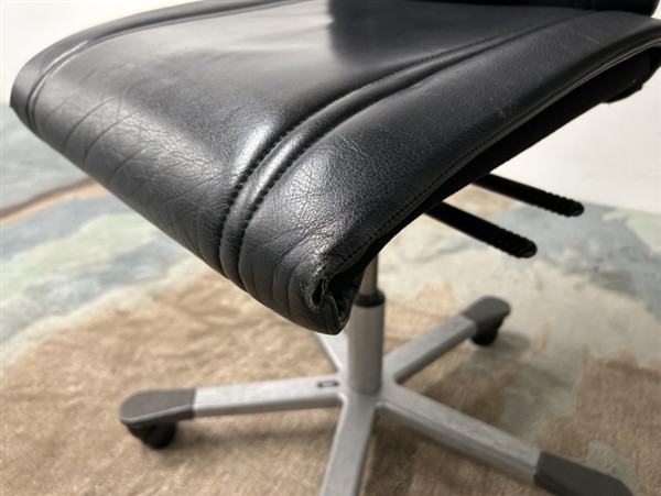 HAG Credo H04 Operator Chair - Image 3