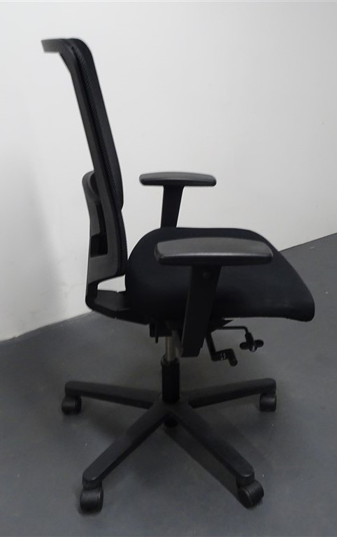 Kuehne & Nagel Operator Chairs
