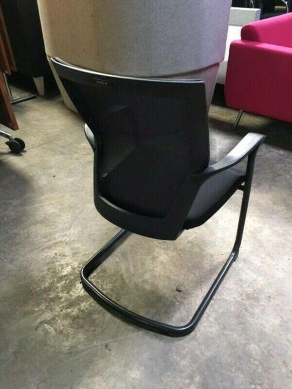 Cantilever Techo Sidiz T50 Mesh Back Cantilever Meeting Chair - Black
